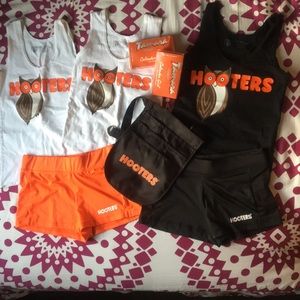 Hooters girl uniform